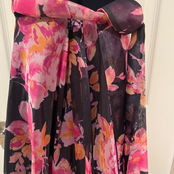 NEW Eliza J Gown - Picture 4 of 9